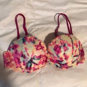 Victoria’s Secret 34C multicolored print bra